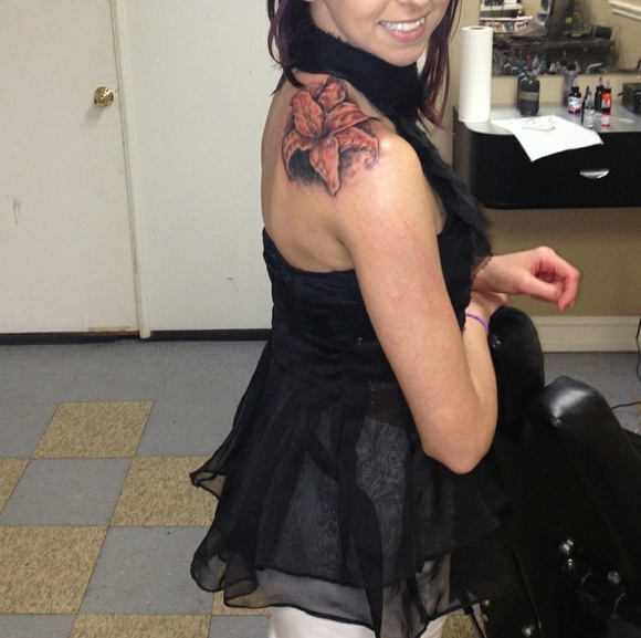 🍬OFFERS🍬 layered black top, size S - Picture 6 of 7